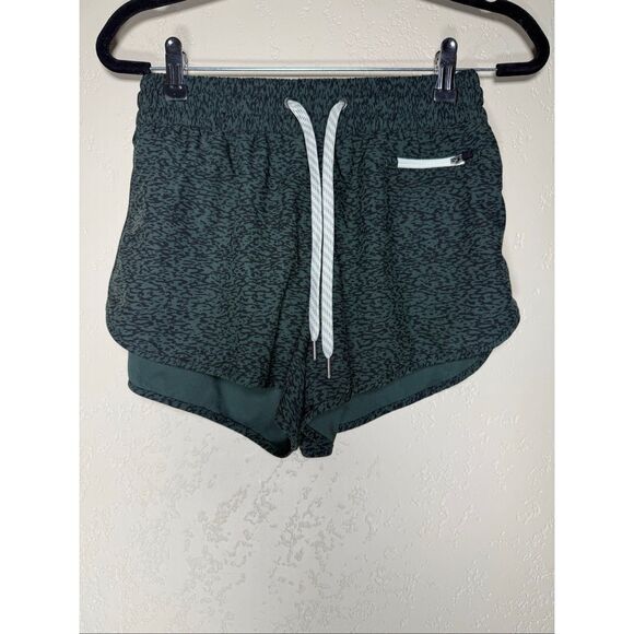 Vuori Clementine 4" Short - Picture 4 of 6